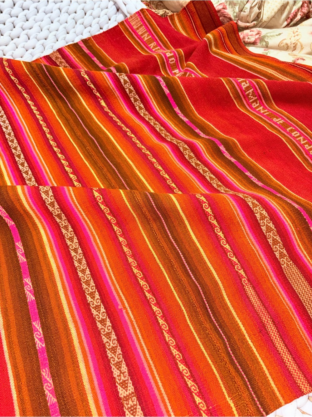 Vintage Peruvian Textile - Picture 3 of 12